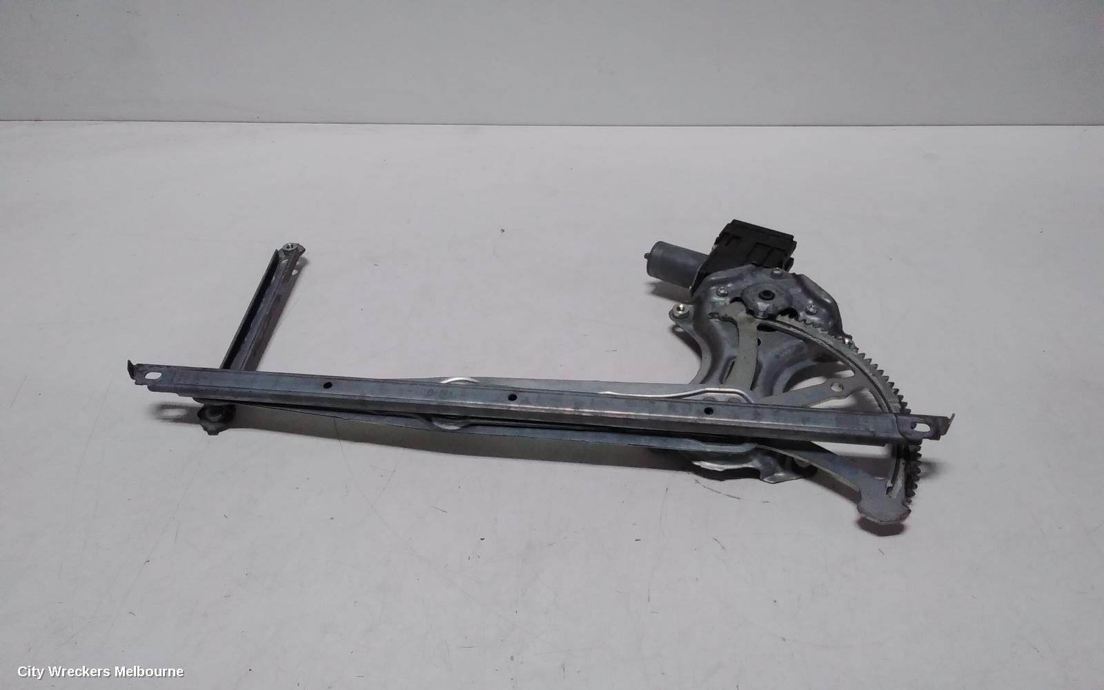 TOYOTA HIACE RIGHT FRONT WINDOW REG/MOTOR, DOOR REG ASSY (REG AND MOTOR), 300 SERIES, 02/2019 ONWARDS - Image 1
