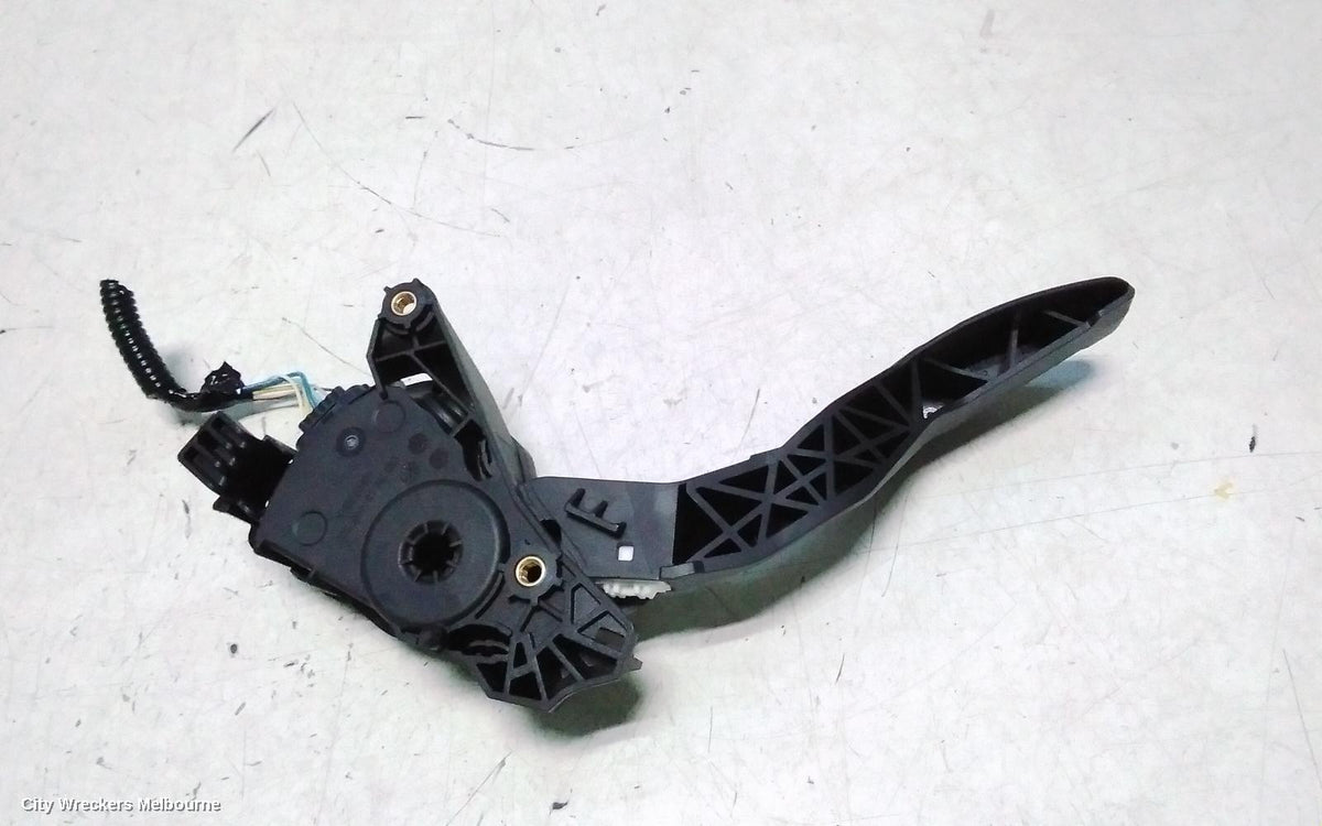 MITSUBISHI OUTLANDER PEDAL ASSEMBLY, ZM, 08/2021 ONWARDS - Image 3