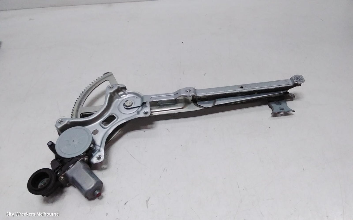 TOYOTA HIACE LEFT FRONT WINDOW REG/MOTOR, DOOR REG AND MOTOR ASSY, TRH/KDH, 03/2005 - 04/2019 - Image 1