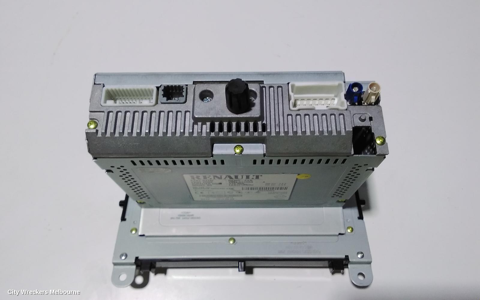 RENAULT CLIO RADIO/CD/DVD/SAT/TV, MEDIA NAV (NAV0G1), X98, 09/2013 - 10/2019 - Image 3