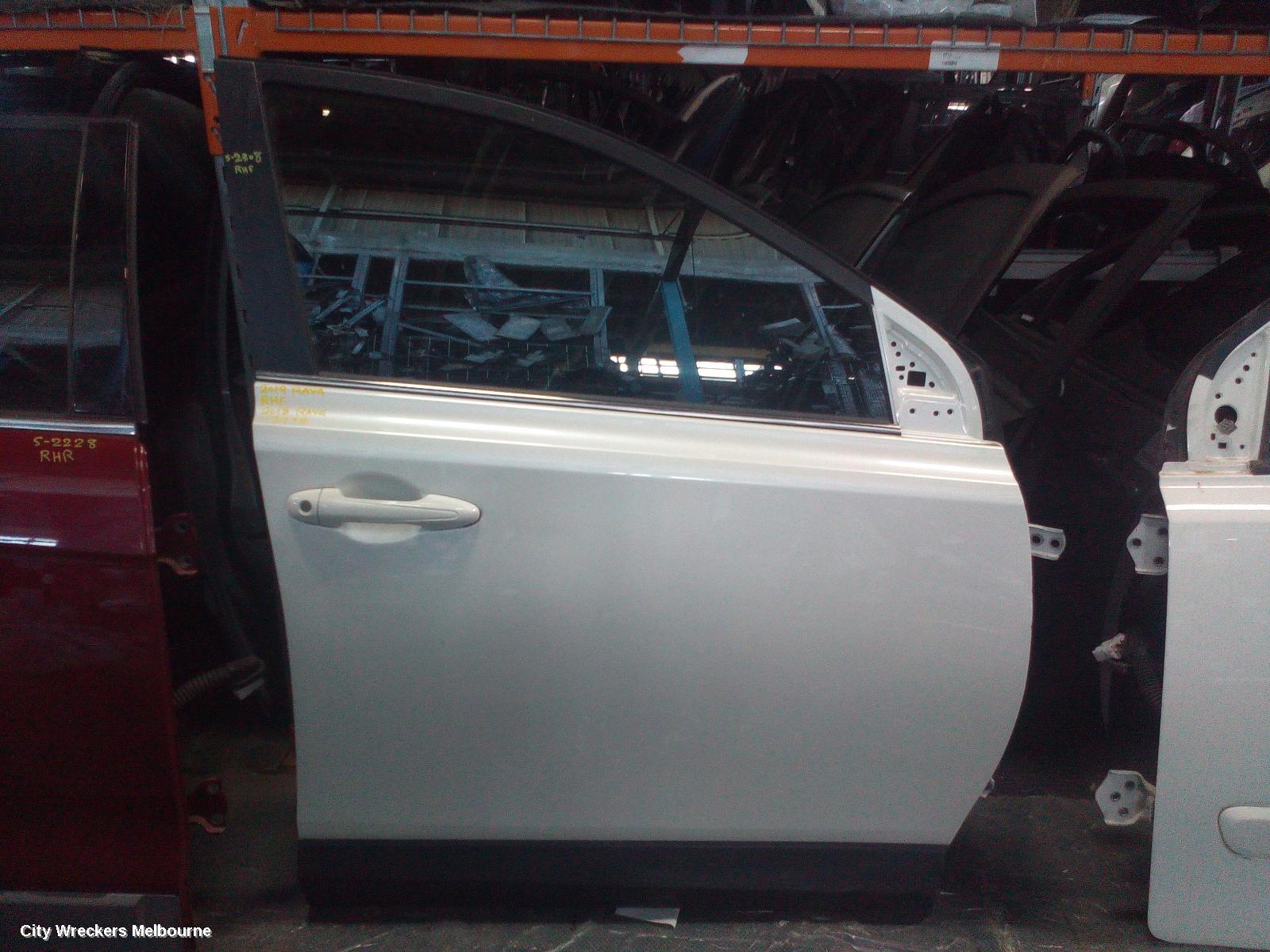 TOYOTA RAV4 RIGHT FRONT DOOR, XA40, 12/2012 - 11/2018 - Image 2