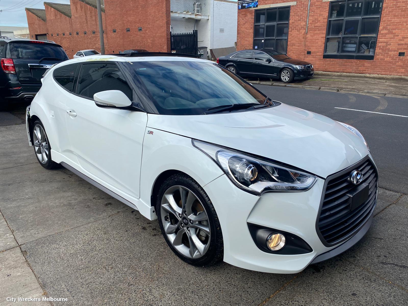 HYUNDAI VELOSTER ENGINE COVER, PETROL, 1.6, G4FD, TURBO, FS, 07/2012 - 02/2018 - Image 3