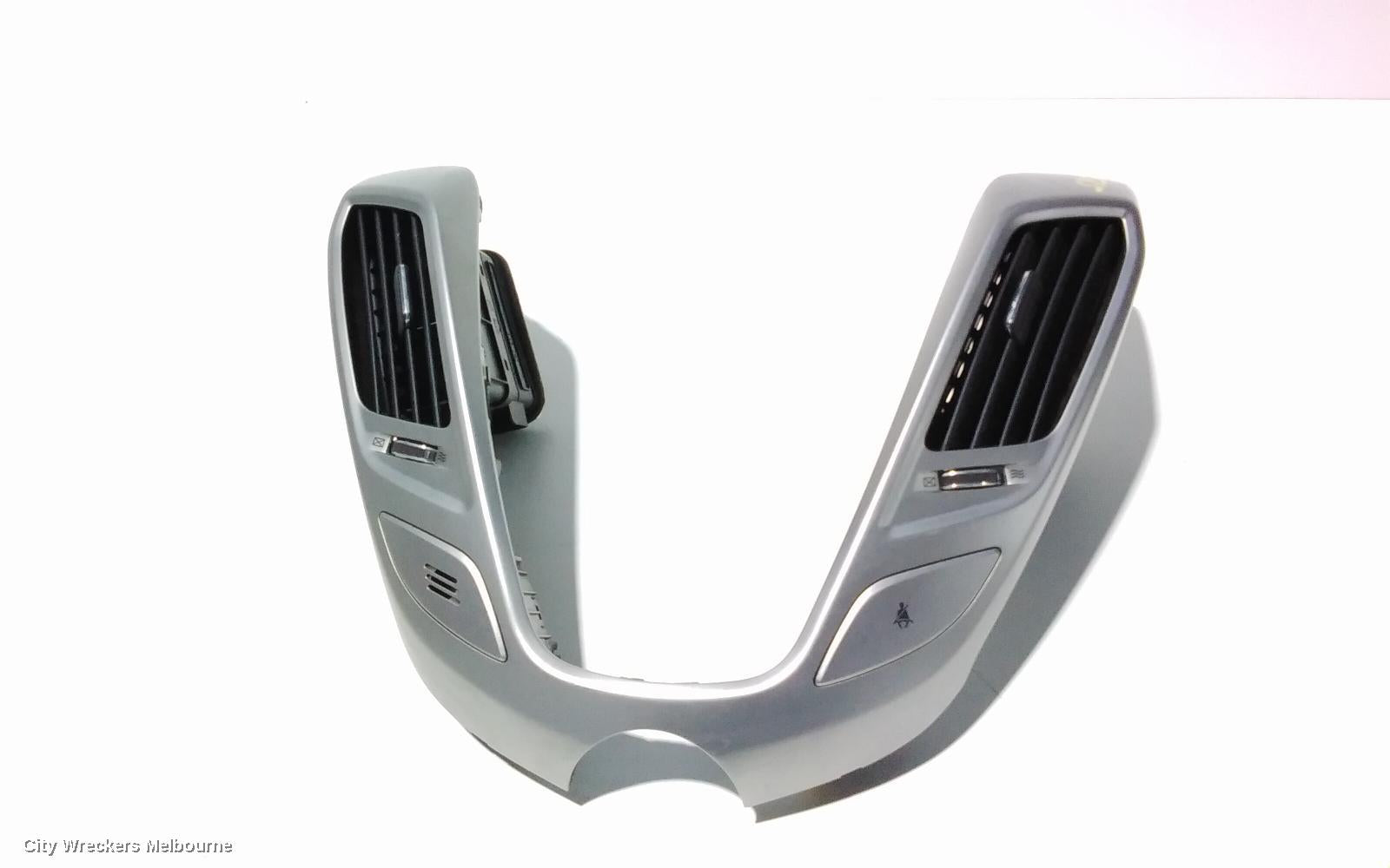 HYUNDAI VELOSTER, FS, 10/2011 - 08/2019, CENTER AIRVENT: 86288 - Image 2