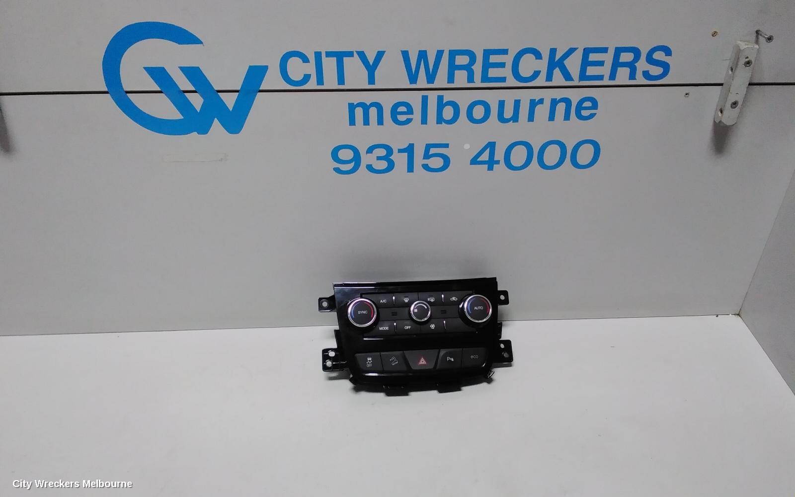 HOLDEN CAPTIVA HEATER/AC CONTROLS, DUAL ZONE CLIMATE CONTROL TYPE, W/ PARK ASSIST BUTTON TYPE, CG, 01/2014 - 06/2018 - Image 1