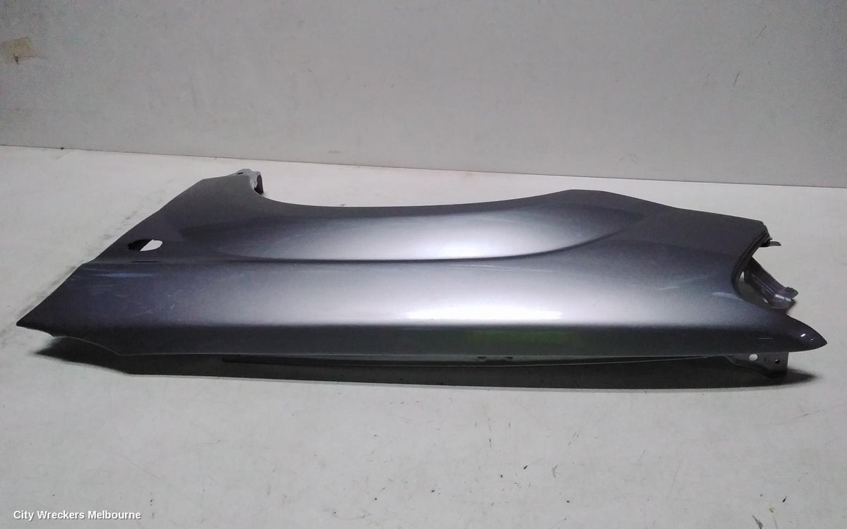 SUBARU FORESTER LEFT GUARD, NON FLARE TYPE, VIN JF2SG, 05/2002 - 05/2005 - Image 1