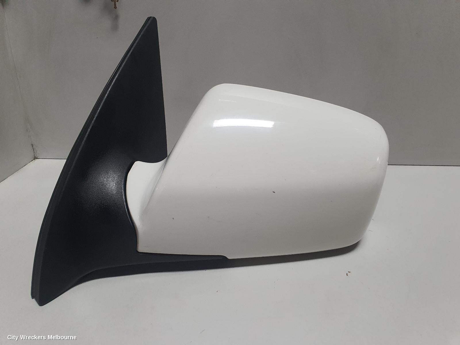 KIA SPORTAGE LEFT DOOR MIRROR, KM, 08/2004 - 06/2010 - Image 1