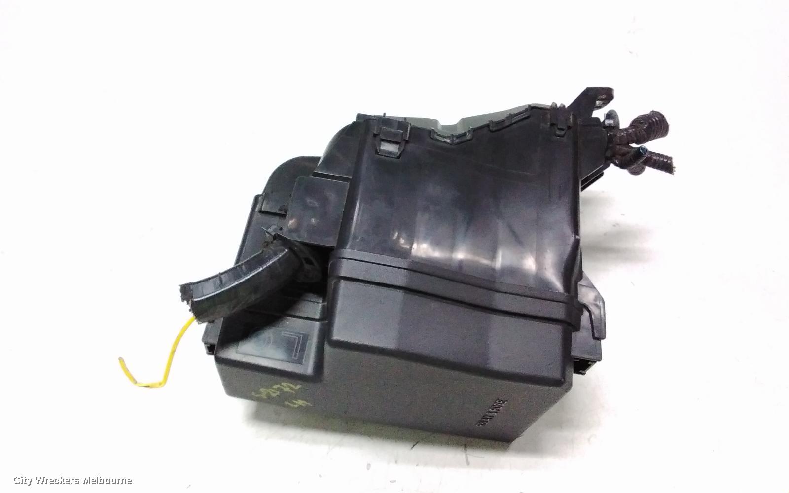 TOYOTA RAV4 FUSE BOX, ENGINE BAY, XA40, PETROL, LH SIDE, 12/2012 - 12/2018 - Image 3
