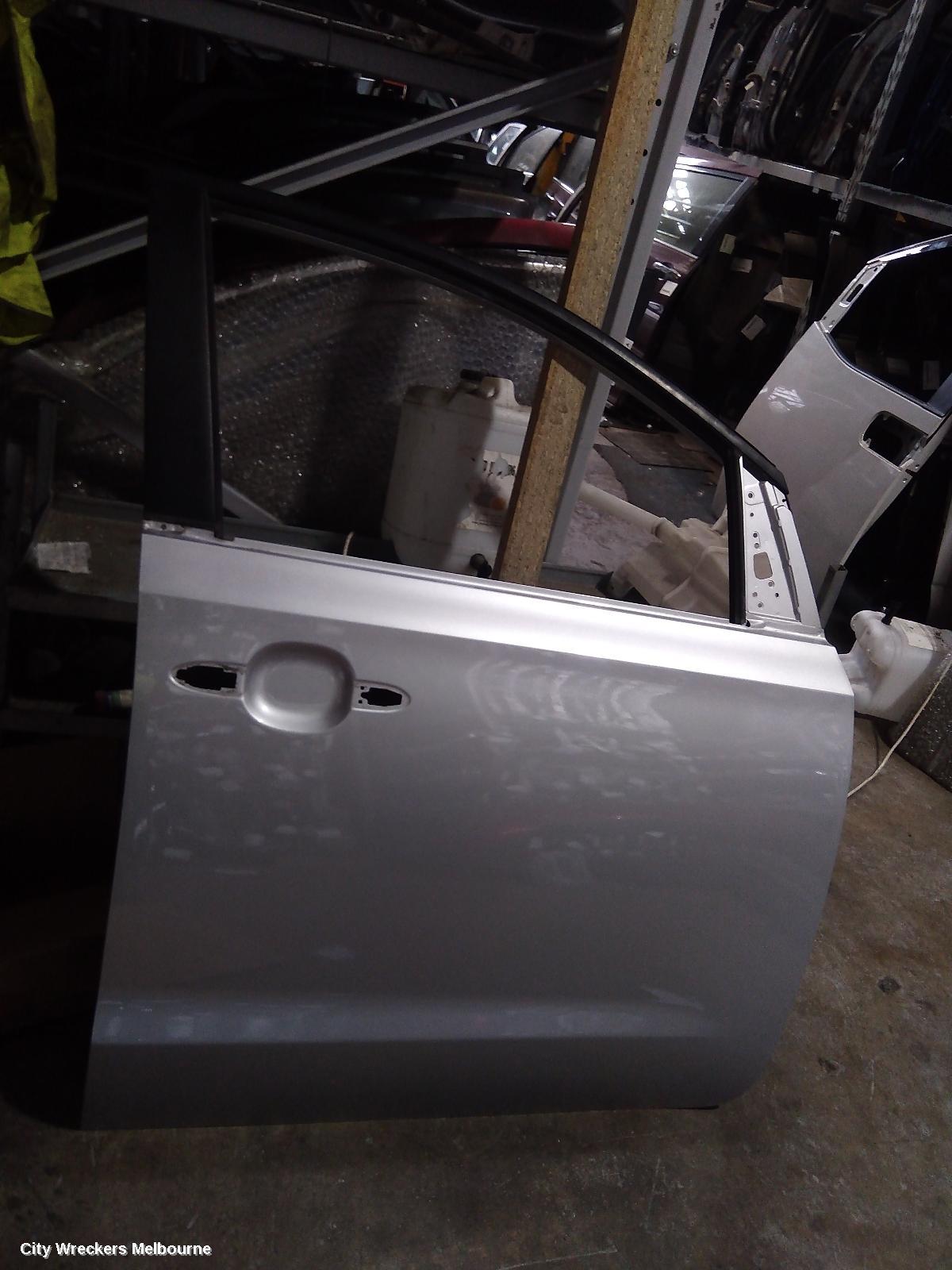 KIA CARNIVAL/GRAND CARNIVAL RIGHT FRONT DOOR, YP, 02/2015 - 10/2020 - Image 3