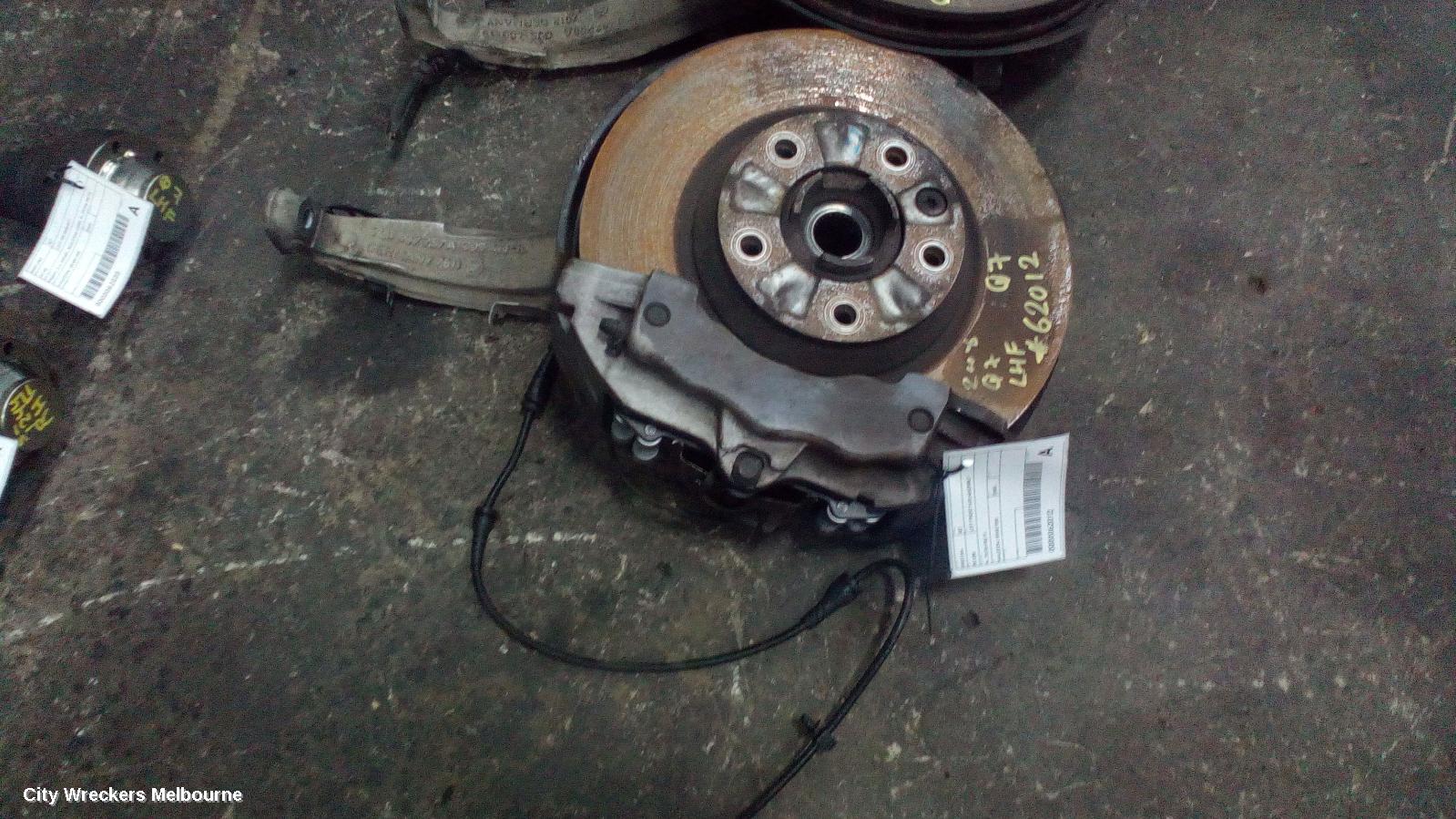 AUDI Q7 LEFT FRONT HUB ASSEMBLY, 4L, 09/2006 - 08/2015 - Image 1