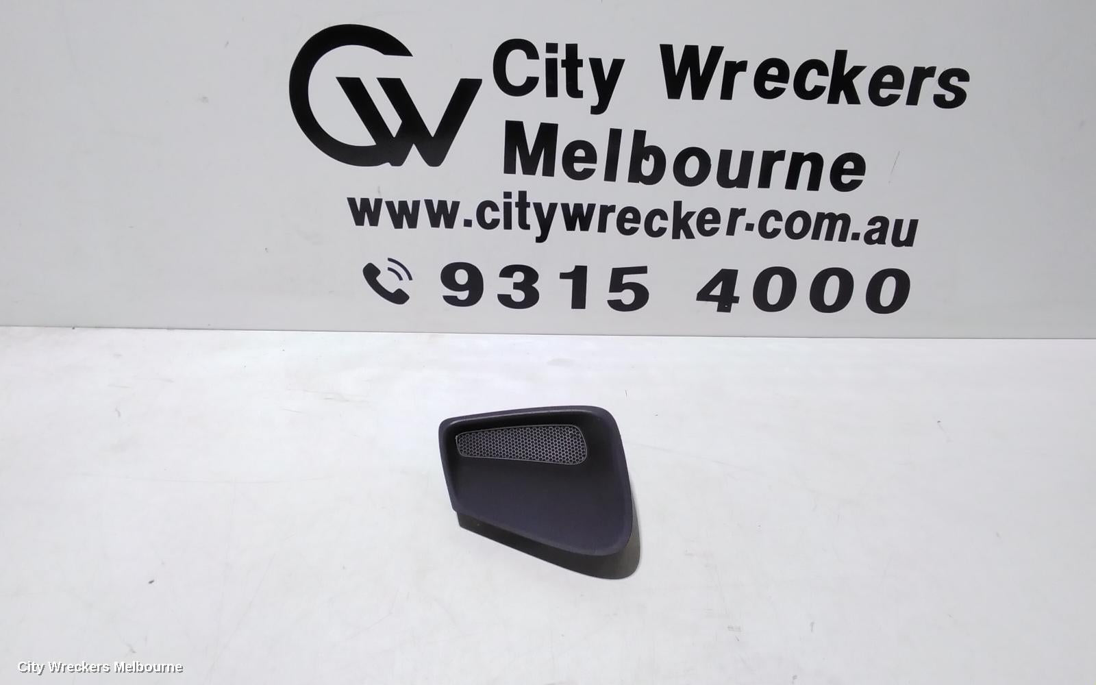 TOYOTA COROLLA LEFT INDICATOR/FOG/SIDE, BUMPER FOGLAMP, ZRE152R, HATCH, 11/2009 - 09/2012 - Image 1