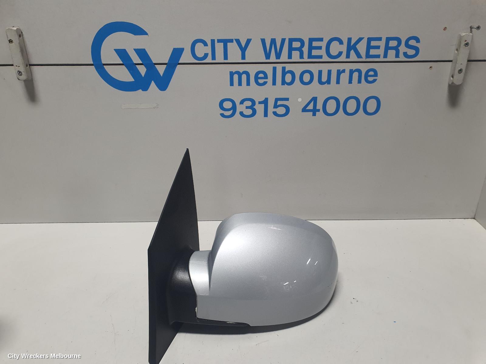 HYUNDAI GETZ LEFT DOOR MIRROR, TB, 3DR/5DR HATCH, POWER, COLOUR CODED, 09/2002 - 09/2011 - Image 1