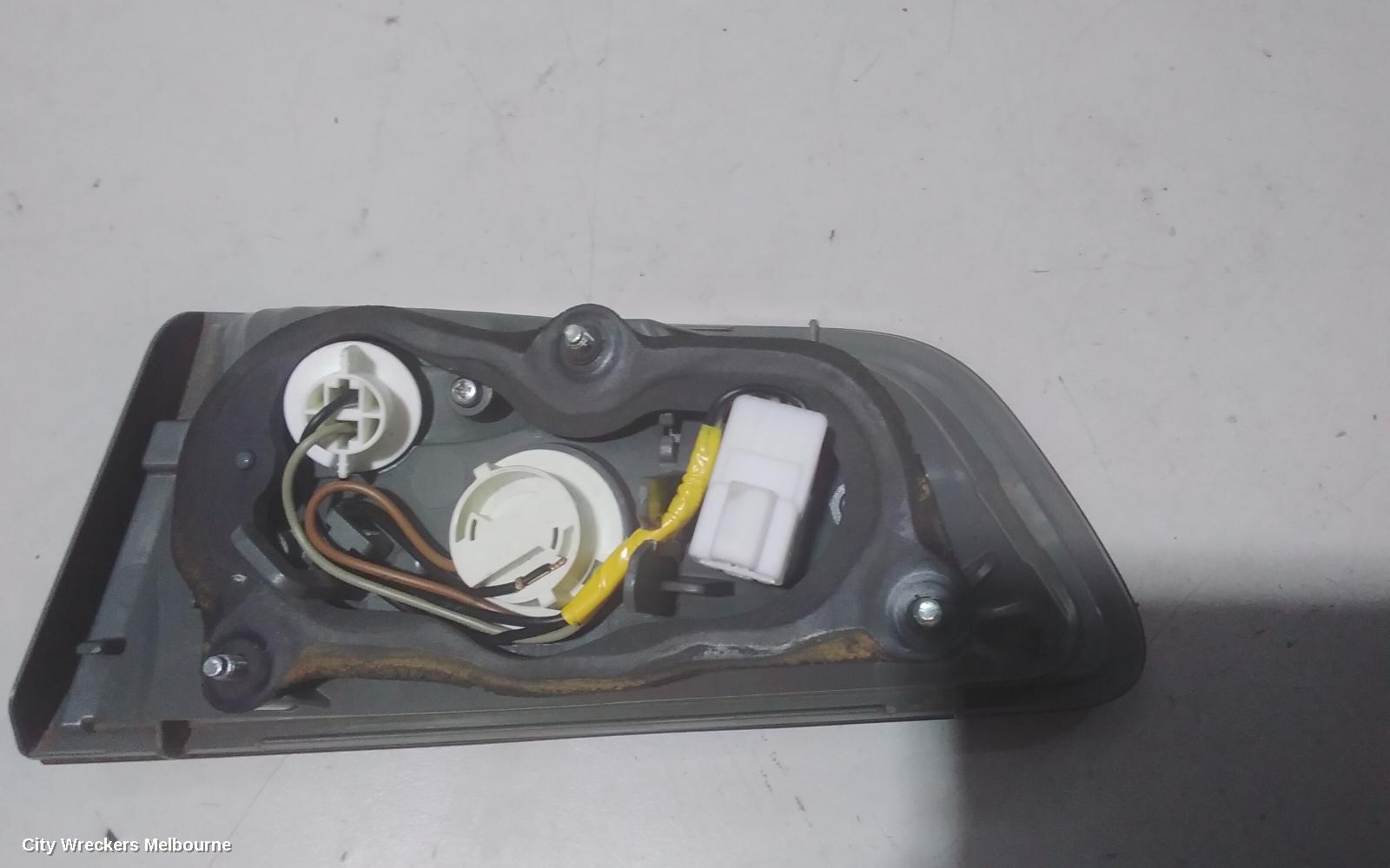 KIA CERATO REAR GARNISH, BOOTLID LAMP (LH SIDE), TD, COUPE/KOUP, NON LED TYPE, 07/2009 - 03/2013 - Image 3