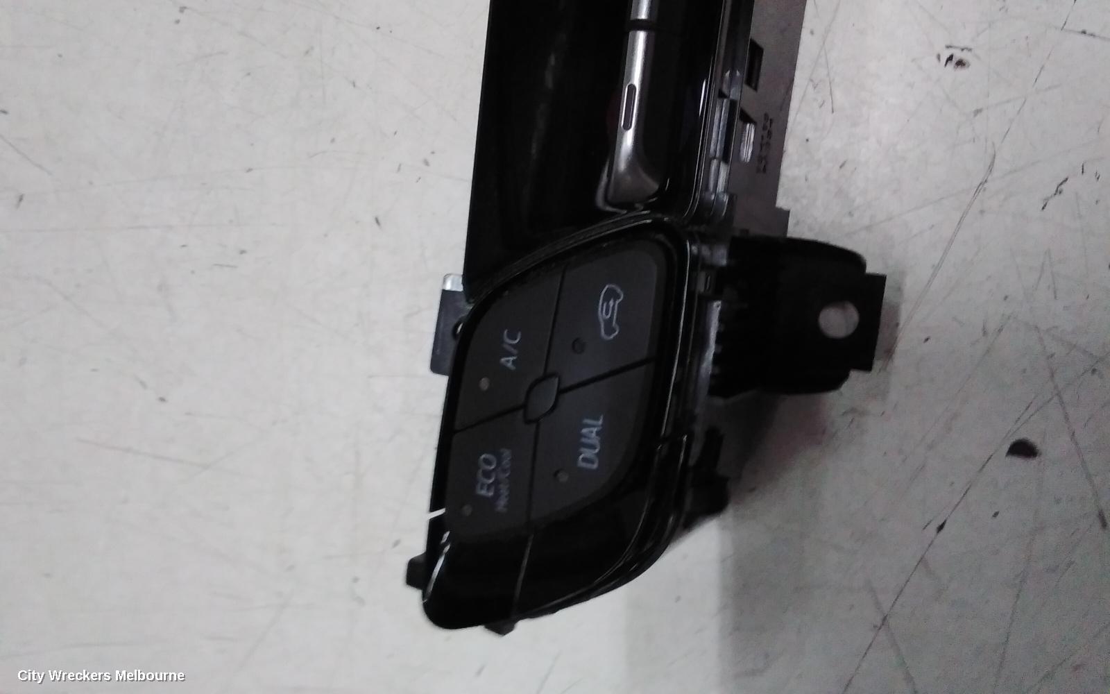 TOYOTA C-HR HEATER/AC CONTROLS, DUAL ZONE CLIMATE CONTROL TYPE, NGX10R/NGX50R/ZYX10R, 12/2016 - 09/2023 - Image 3