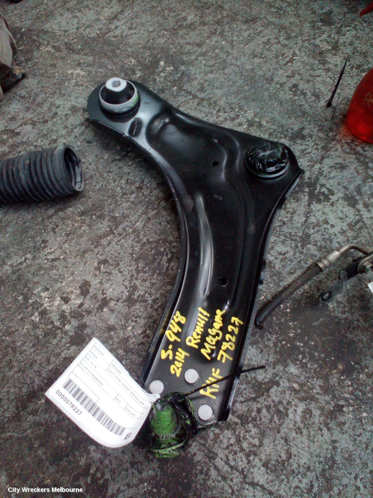 RENAULT MEGANE RIGHT FRONT LOWER CONTROL ARM, X95, 07/2014 ONWARDS - Image 1