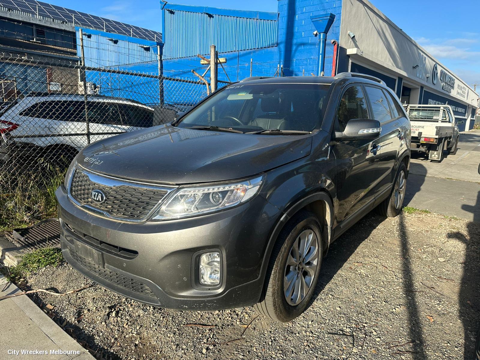 KIA SORENTO BOOTLID/TAILGATE, TAILGATE, SPOILERED TYPE, XM, 10/2012 - 12/2014 - Image 3