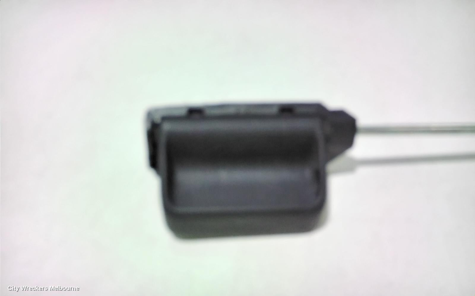 VOLKSWAGEN TRANSPORTER DOOR HANDLE, INNER, RH REAR, T5, 08/2004 - 06/2015 - Image 2