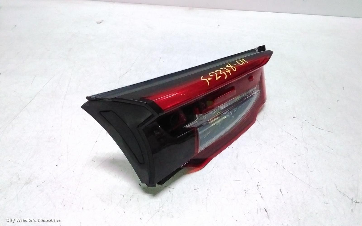 MAZDA CX8 REAR GARNISH, TAILGATE LAMP (LH SIDE), KG, 05/2018 - 10/2022 - Image 3