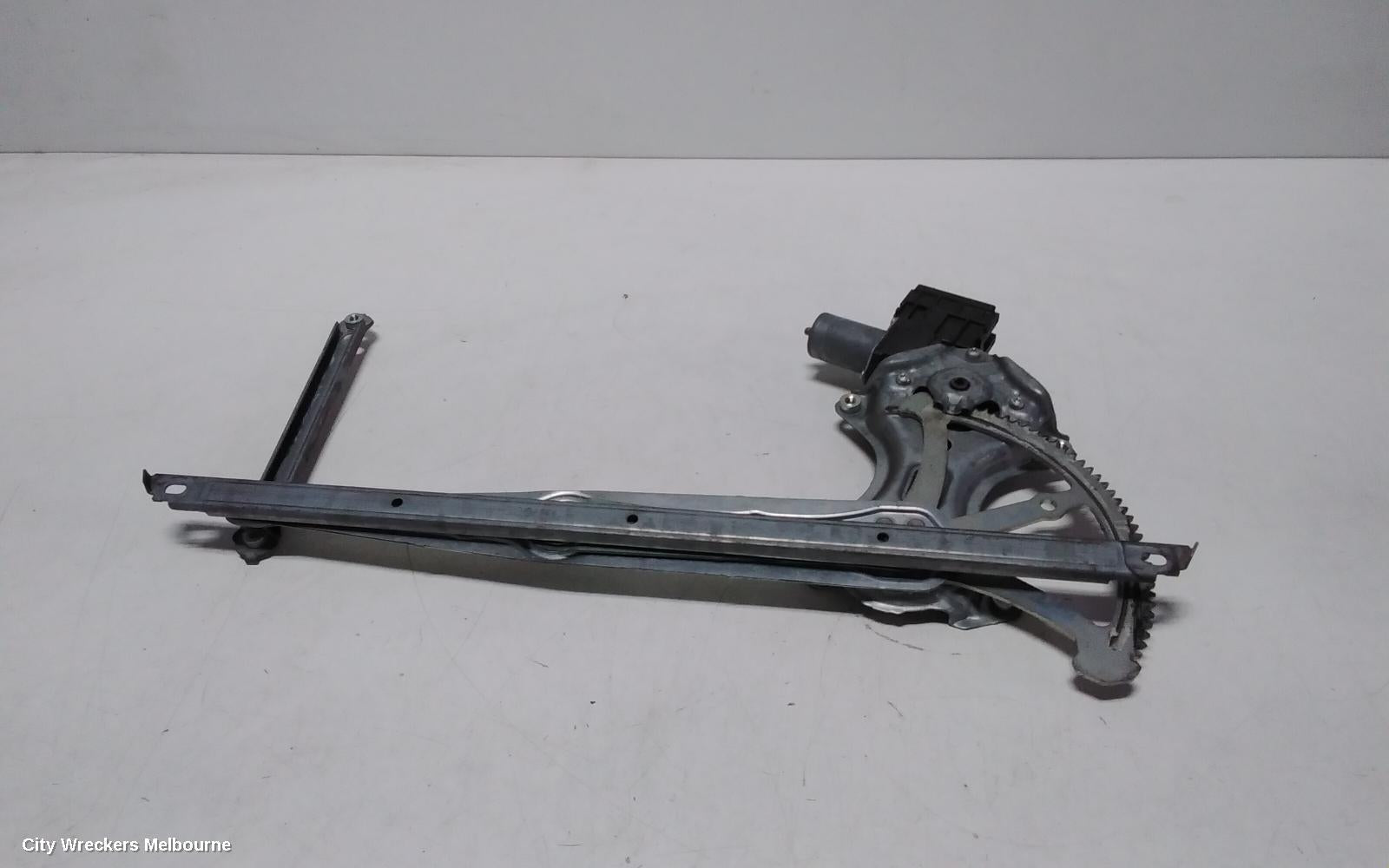 TOYOTA HIACE RIGHT FRONT WINDOW REG/MOTOR, DOOR REG ASSY (REG AND MOTOR), 300 SERIES, 02/2019 ONWARDS - Image 2