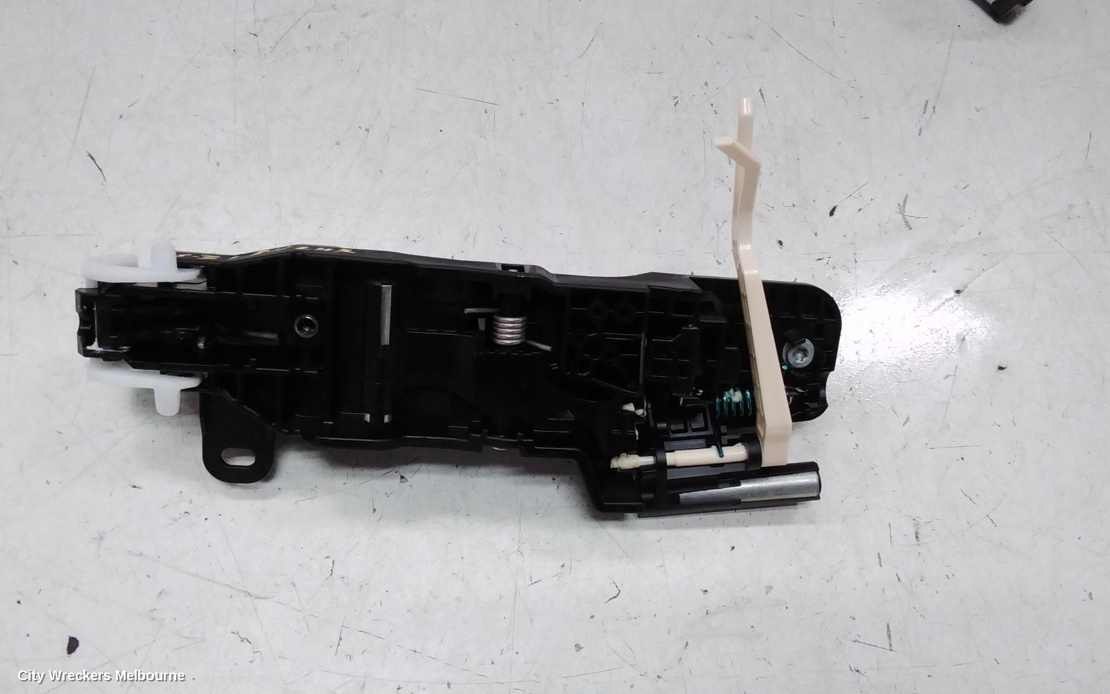 TOYOTA KLUGER DOOR HANDLE, LH REAR, OUTER, COLOUR CODED, XU70 SERIES, 03/2021 ONWARDS - Image 3