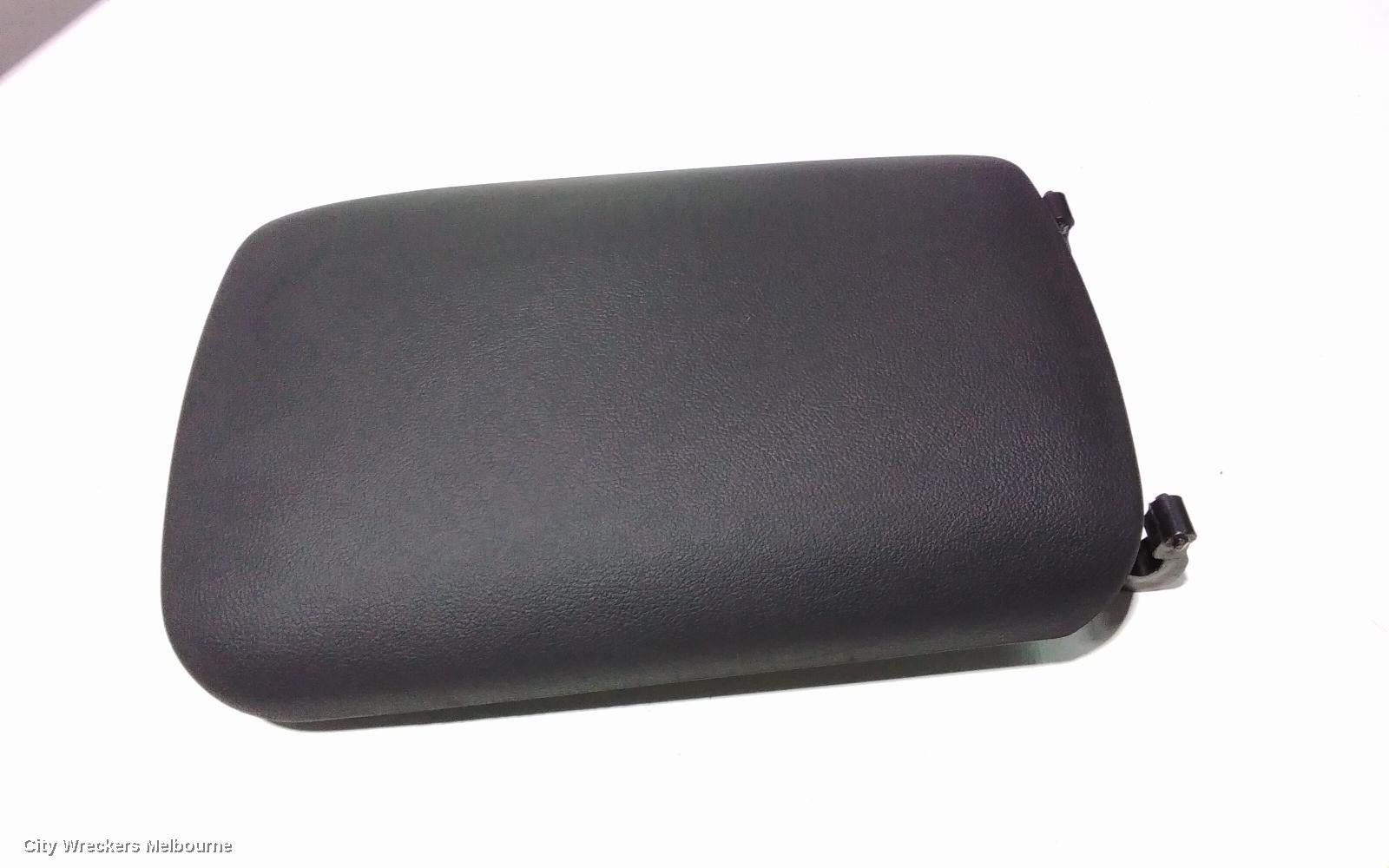 HOLDEN COMMODORE CONSOLE, VF, 05/2013 - 12/2017 - Image 1