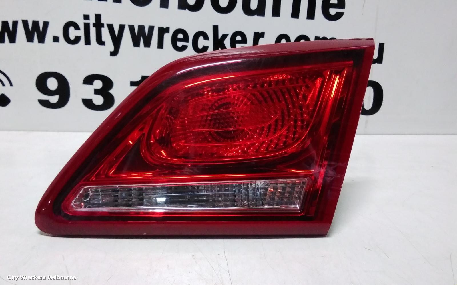 HOLDEN COMMODORE REAR GARNISH, BOOTLID LAMP (RH SIDE), VF, SEDAN, CLEAR TYPE, EVOKE/SV6/SS/INTERNATIONAL, 05/2013 - 12/2017 - Image 3