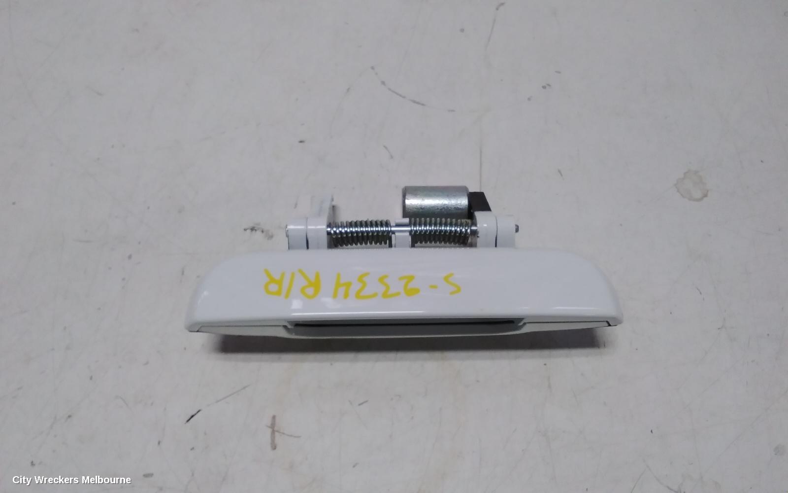 MG MG3 DOOR HANDLE, OUTER, RH REAR, COLOUR CODED, SZP1, 07/2016 ONWARDS - Image 1