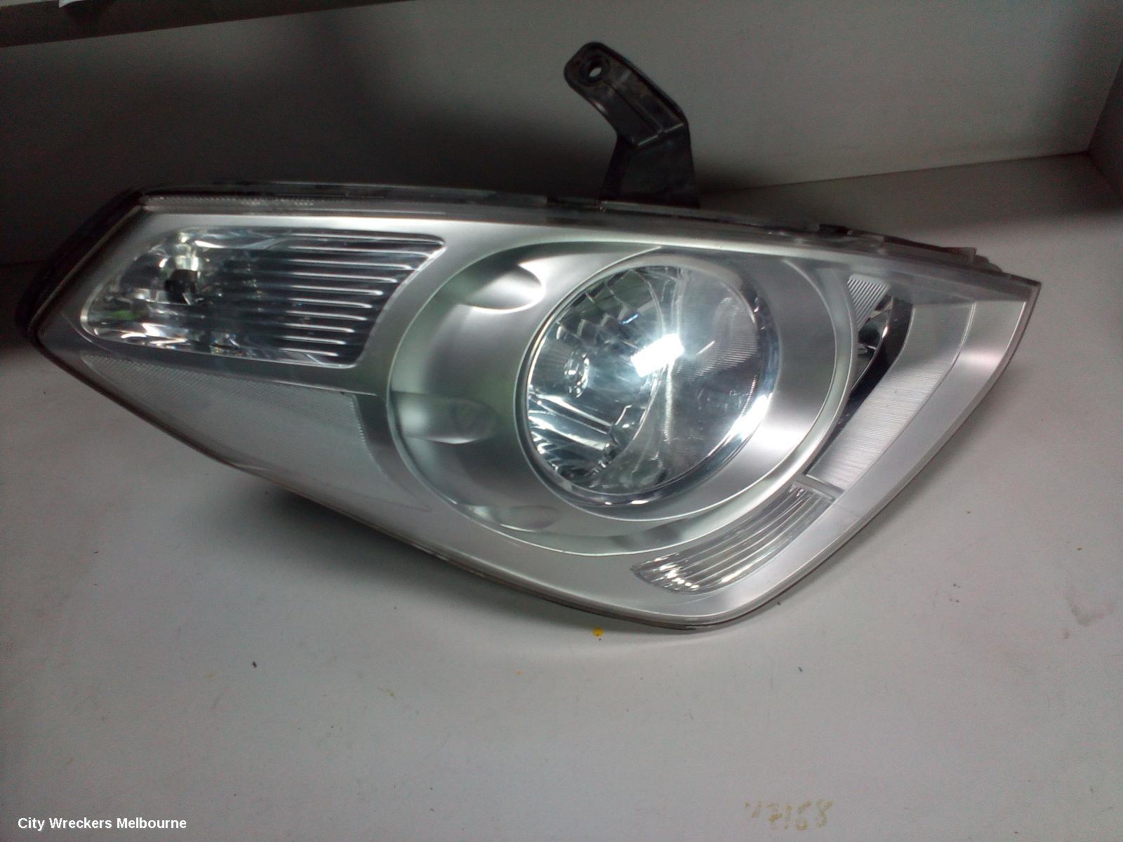 HYUNDAI ILOAD/IMAX RIGHT HEADLAMP, TQ, ILOAD/IMAX, HALOGEN TYPE, 11/2007 - 02/2018 - Image 2