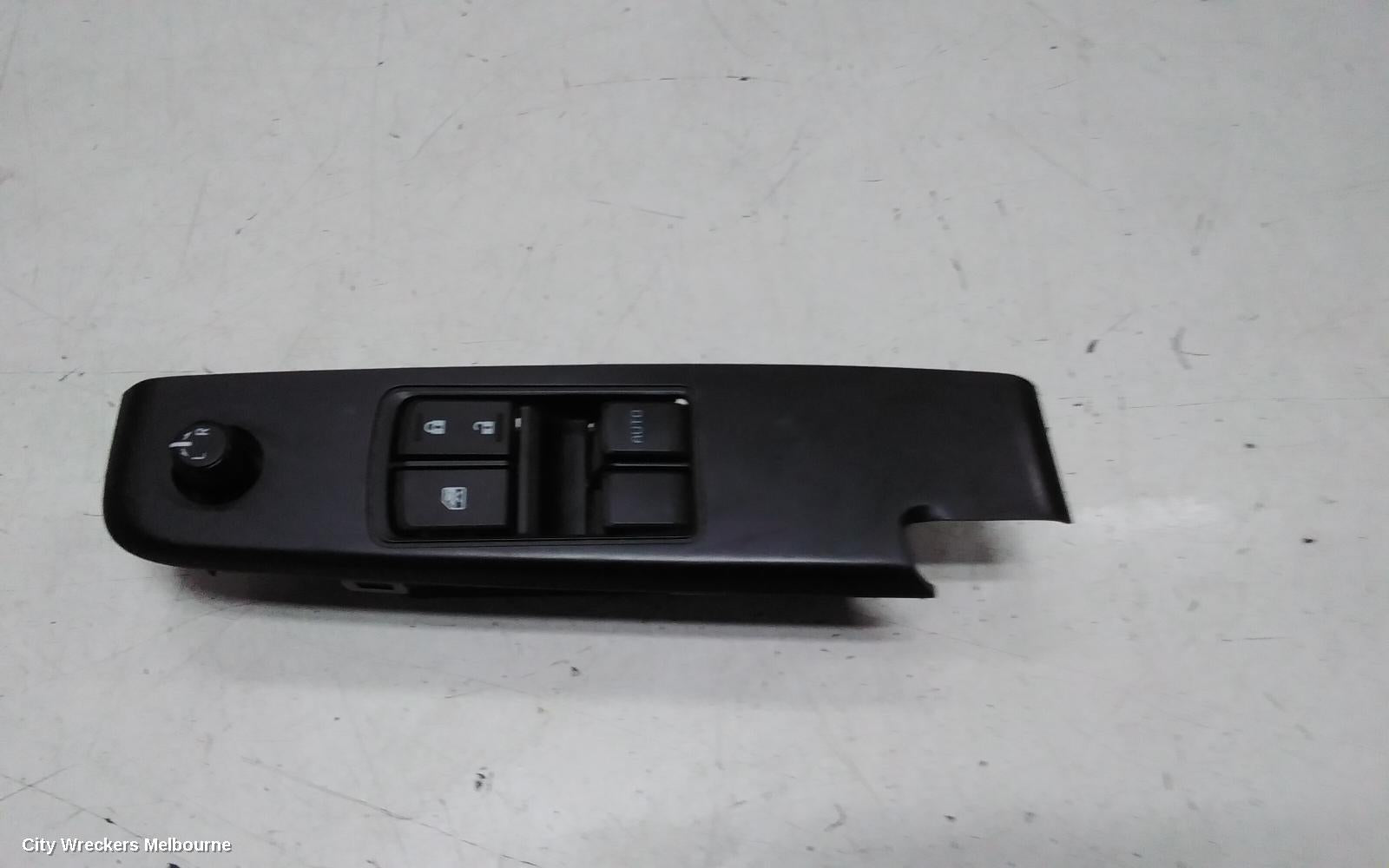 ISUZU DMAX PWR DR WIND SWITCH, RH FRONT (MASTER SWITCH), 2 DOOR, RG, 07/2020 ONWARDS - Image 2