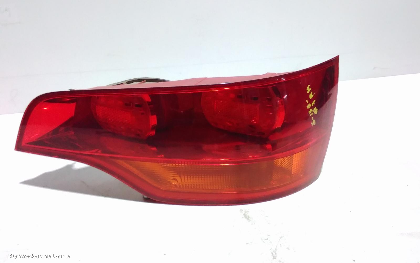 AUDI Q7 RIGHT TAILLIGHT, 4L, IN TAILGATE, 09/2006 - 09/2009 - Image 1