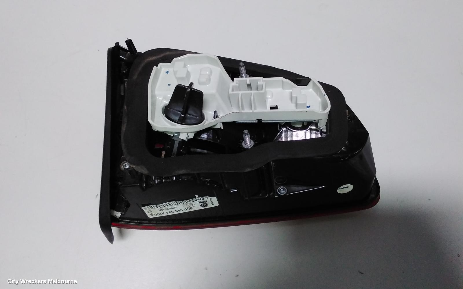 VOLKSWAGEN GOLF REAR GARNISH, TAILGATE LAMP (RH SIDE), GEN 7, HATCH, 04/2013 - 03/2017 - Image 3