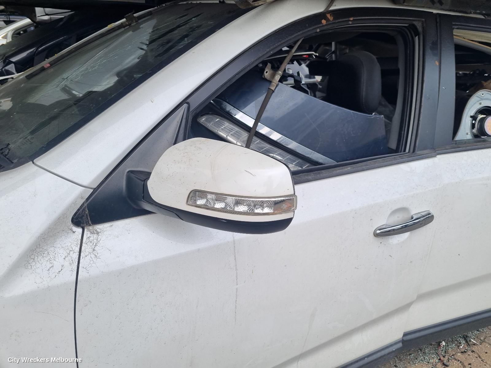 KIA SORENTO RIGHT DOOR MIRROR, XM, NON MEMORY TYPE, 10/2009 - 12/2014 - Image 2