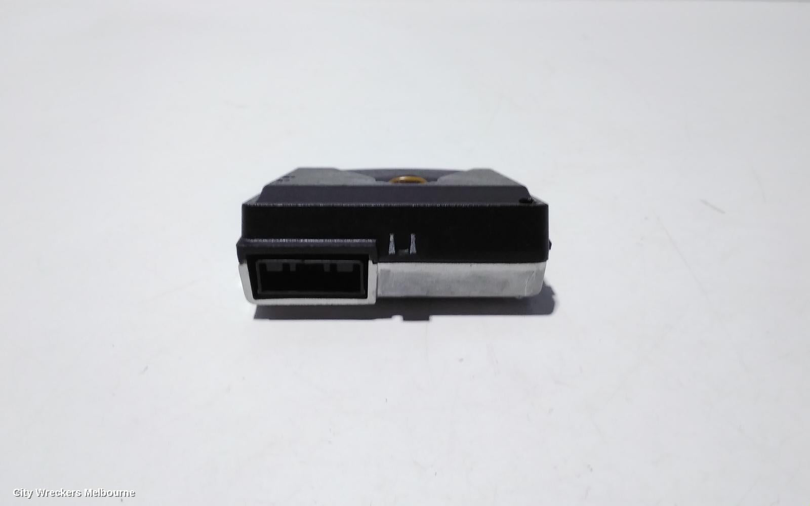 HOLDEN INSIGNIA REVERSE CAMERA, GA, 02/2015 - 01/2017 - Image 3