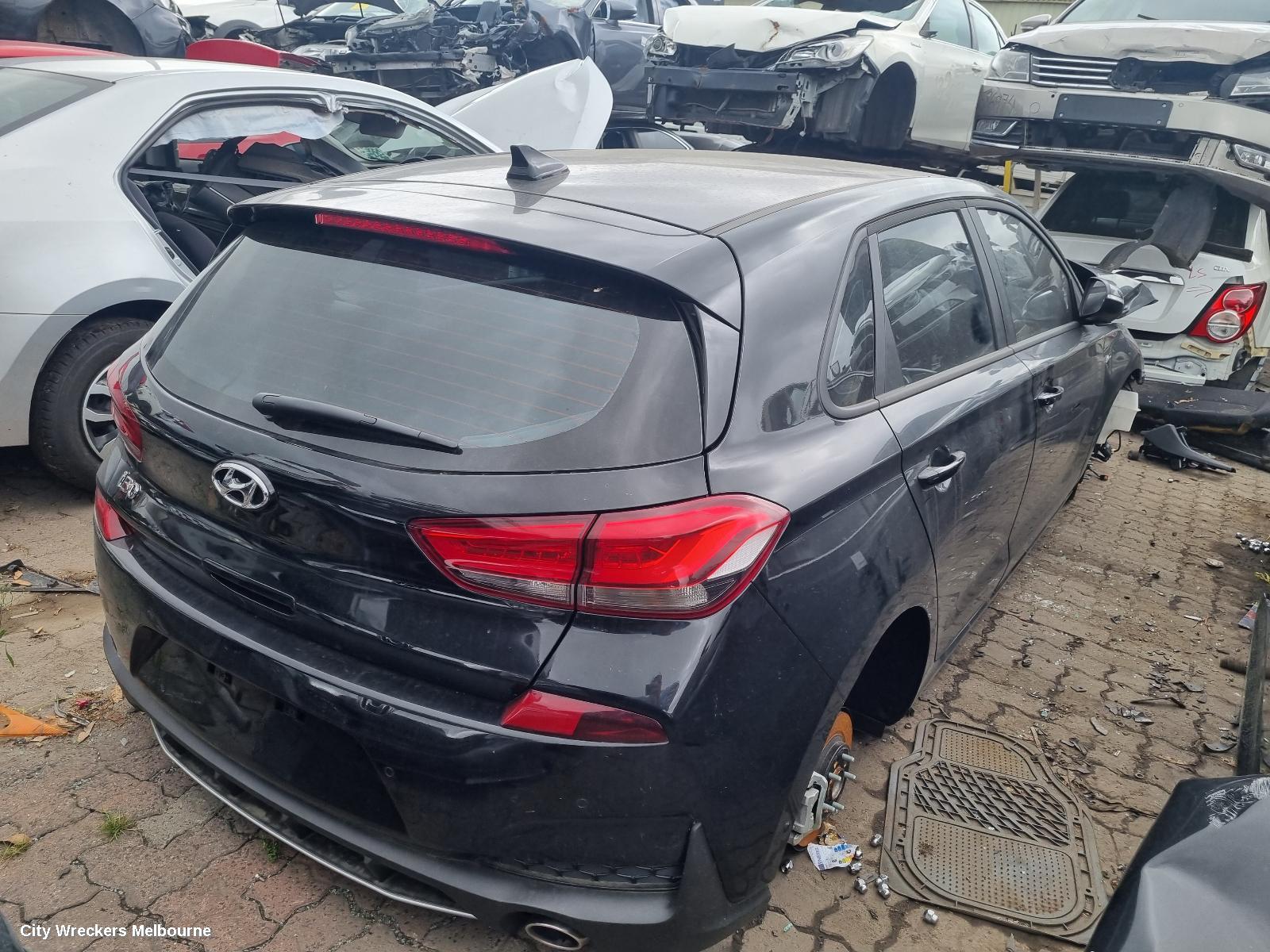 HYUNDAI I30 LEFT DOOR MIRROR, PD, HATCH (S.KOREA VIN KMHH), POWER FOLD, W/ INDICATOR, NON BLIND SPOT TYPE, 03/2017 ONWARDS - Image 1