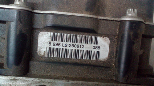 AUDI A1 ABS PUMP/MODULATOR, ON ALLOY P/N 6R0614517AL, ON MODULE P/N 6R0907379BA, 8X, 11/2012 - 05/2014 - Image 2