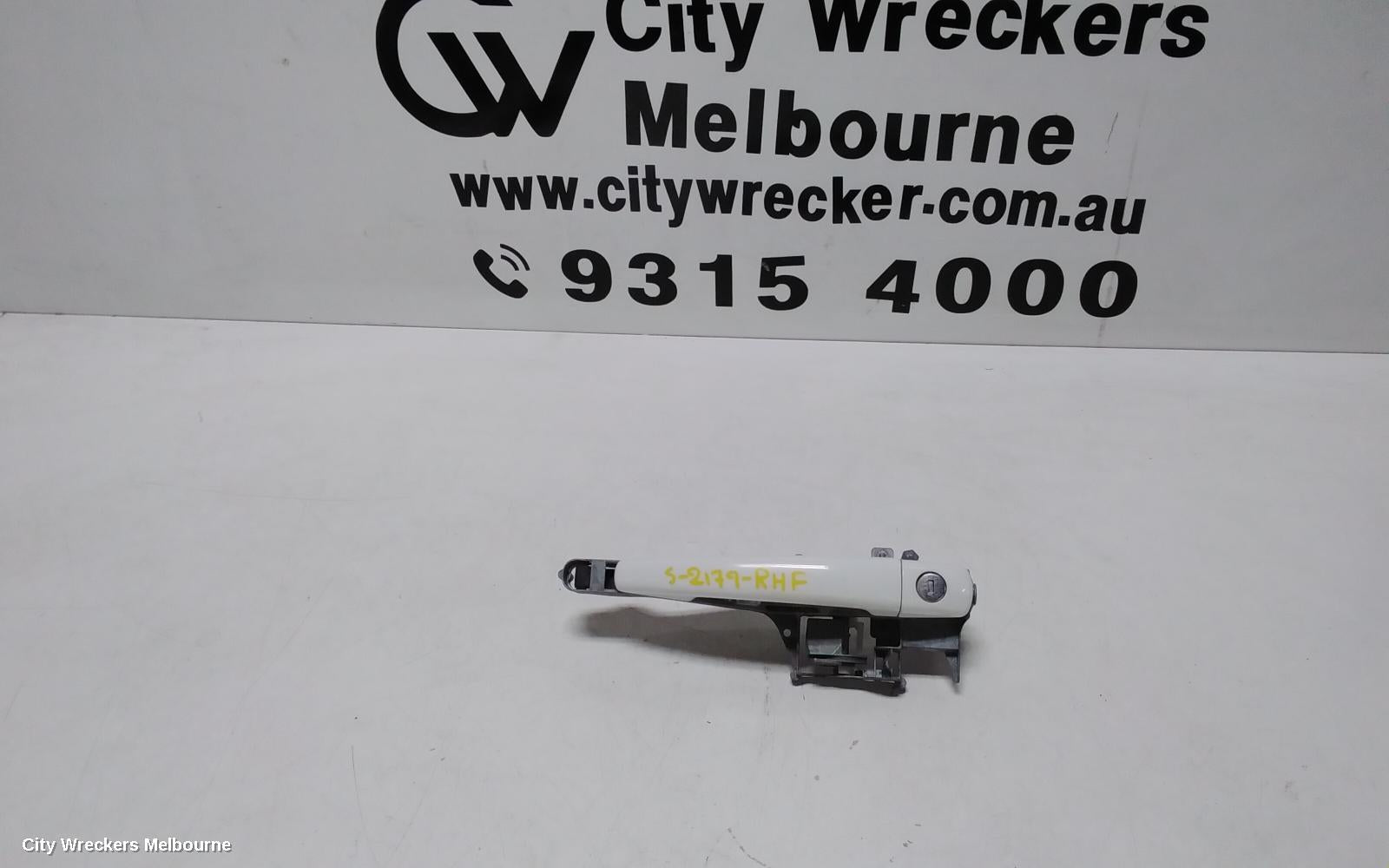 PEUGEOT 308 DOOR HANDLE, OUTER, RH FRONT, T7, HATCH/WAGON, 09/2007 - 12/2013 - Image 1