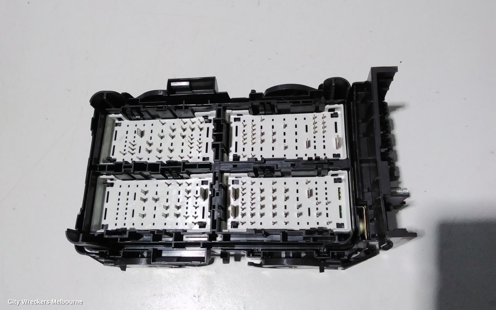 HOLDEN COMMODORE FUSE BOX, ENGINE BAY, ZB, PETROL, 10/2017 - 12/2020 - Image 3