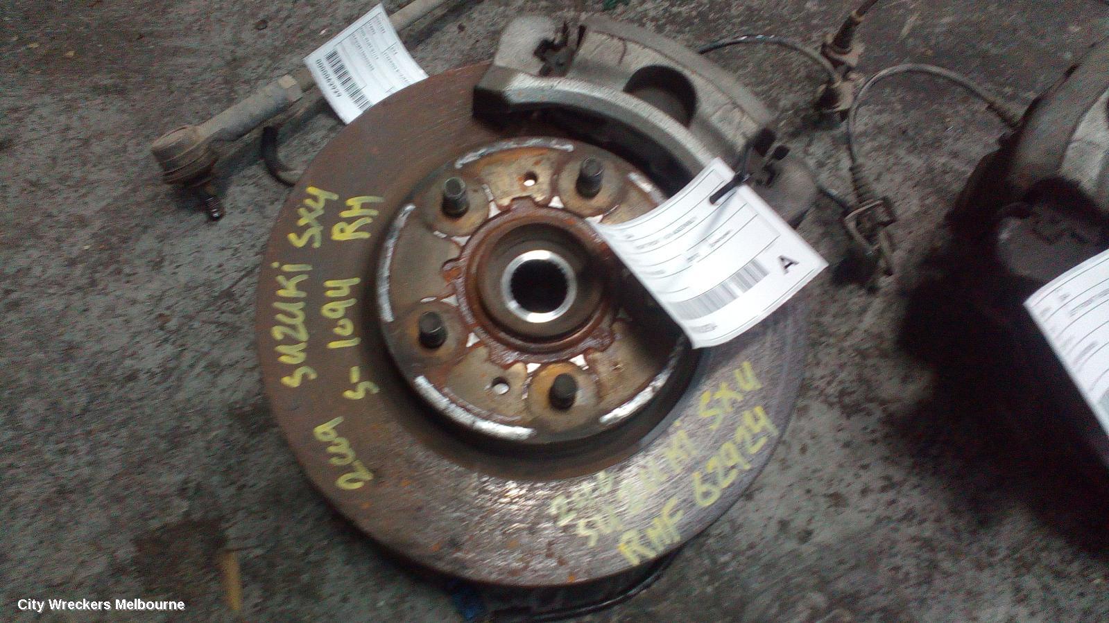 SUZUKI SX4 RIGHT FRONT HUB ASSEMBLY, 01/2007 - 01/2014 - Image 1