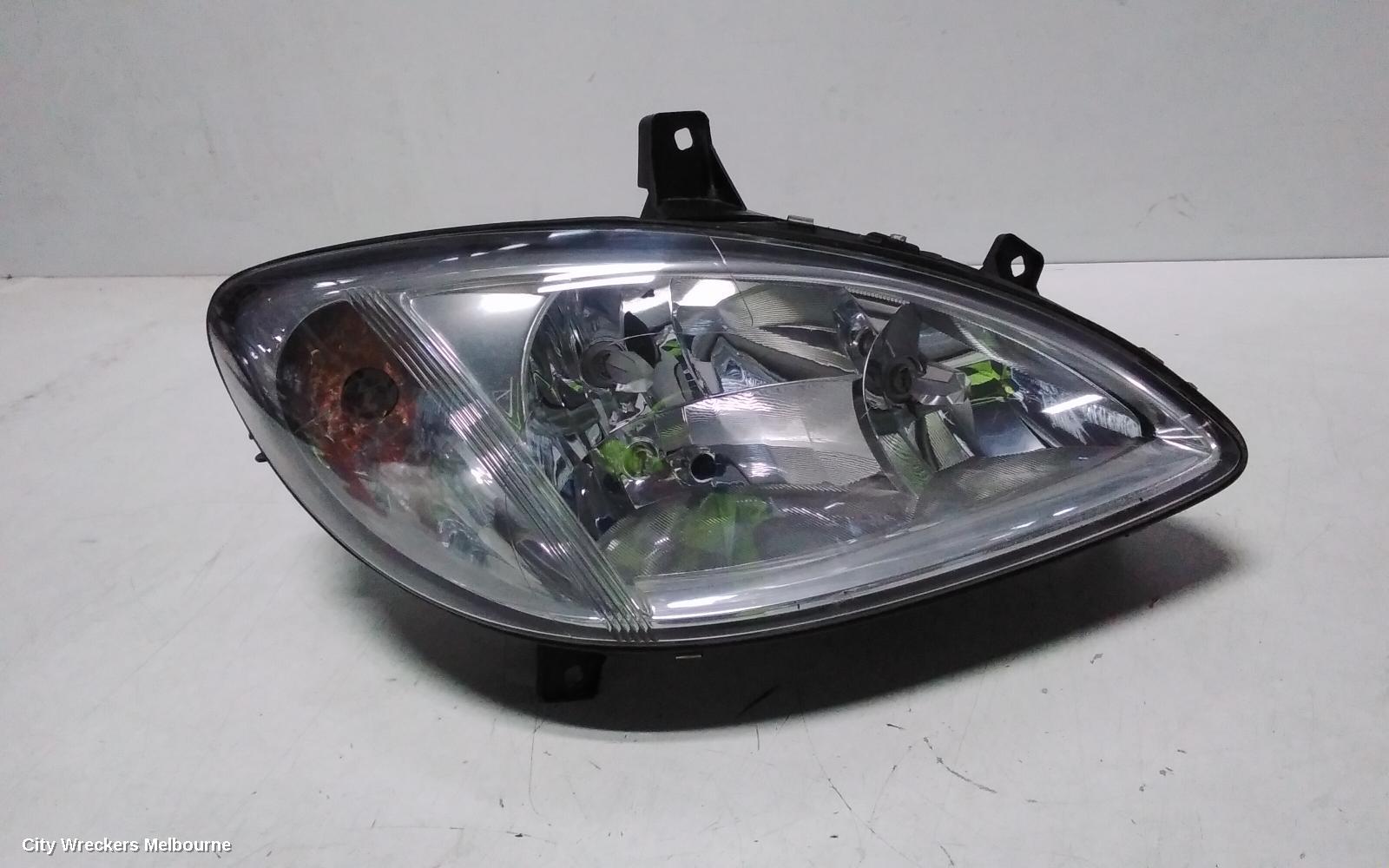 MERCEDES VITO RIGHT HEADLAMP, 639, 04/2004 - 01/2011 - Image 2