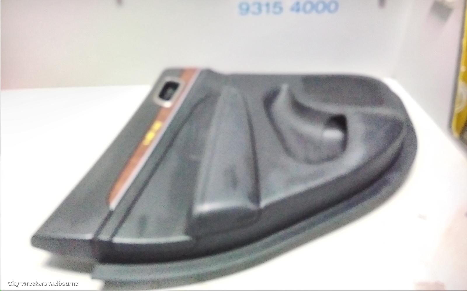 JEEP GRANDCHEROKEE DOOR TRIM, LH REAR, WK, LEATHER, 10/2010 ONWARDS - Image 3