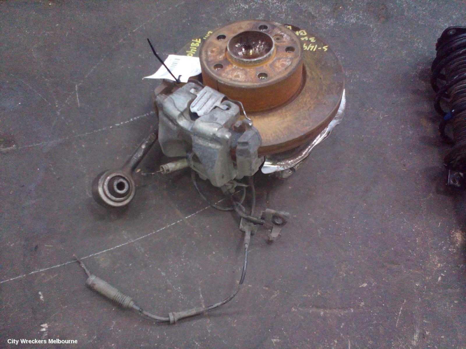BMW 3 SERIES LEFT FRONT HUB ASSEMBLY, E90, SEDAN, 03/2005 - 01/2012 - Image 2