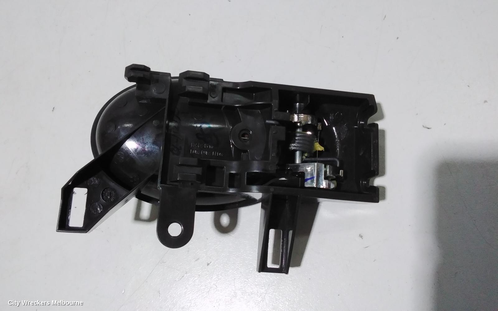 NISSAN JUKE DOOR HANDLE, INNER, LH FRONT, F15, 06/2010 - 01/2015 - Image 3