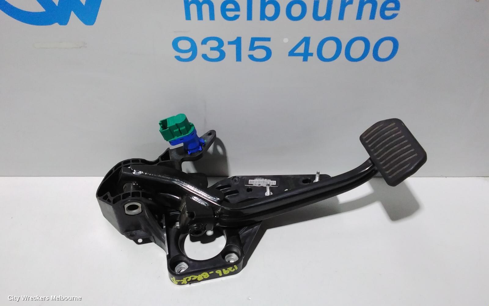 LAND ROVER DISCOVERY SPORT PEDAL ASSEMBLY, L550, BRAKE PEDAL, NON CHROME COVER TYPE, 01/2015 ONWARDS - Image 2