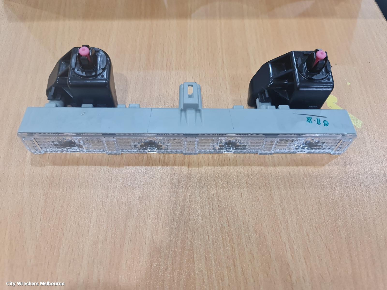 TOYOTA COROLLA HIGH LEVEL STOPLIGHT, ZRE182R 10/2012 - 06/2018 - Image 1