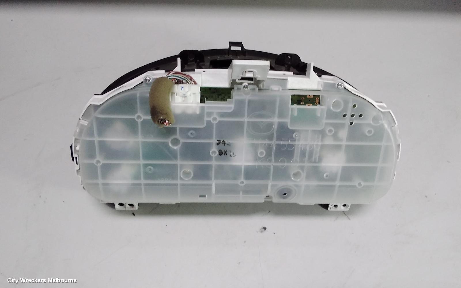 MAZDA CX7 INSTRUMENT CLUSTER - Image 3