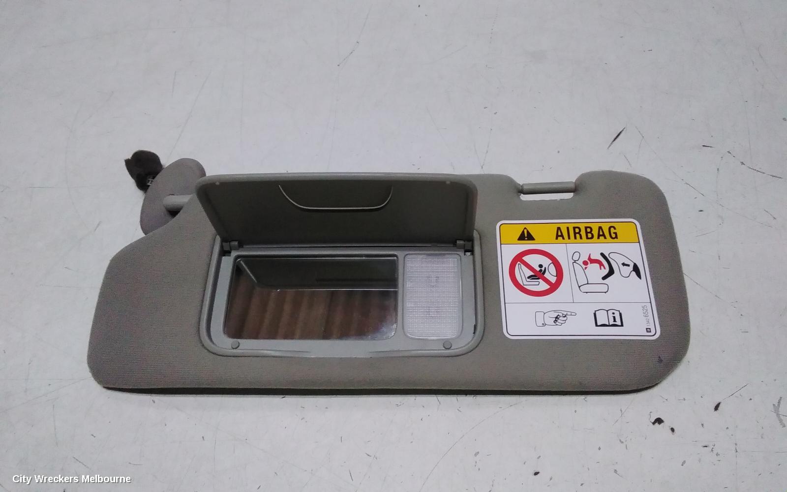 HOLDEN CAPTIVA SUNVISOR, CG, LH SIDE, FABRIC, W/ LIGHT TYPE, 01/2011 - 06/2018 - Image 3