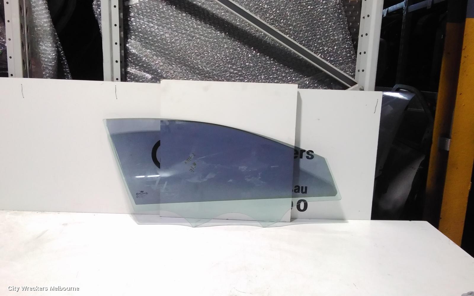 HYUNDAI I45 RIGHT FRONT DOOR WINDOW, YF, 02/2010 - 04/2014 - Image 2