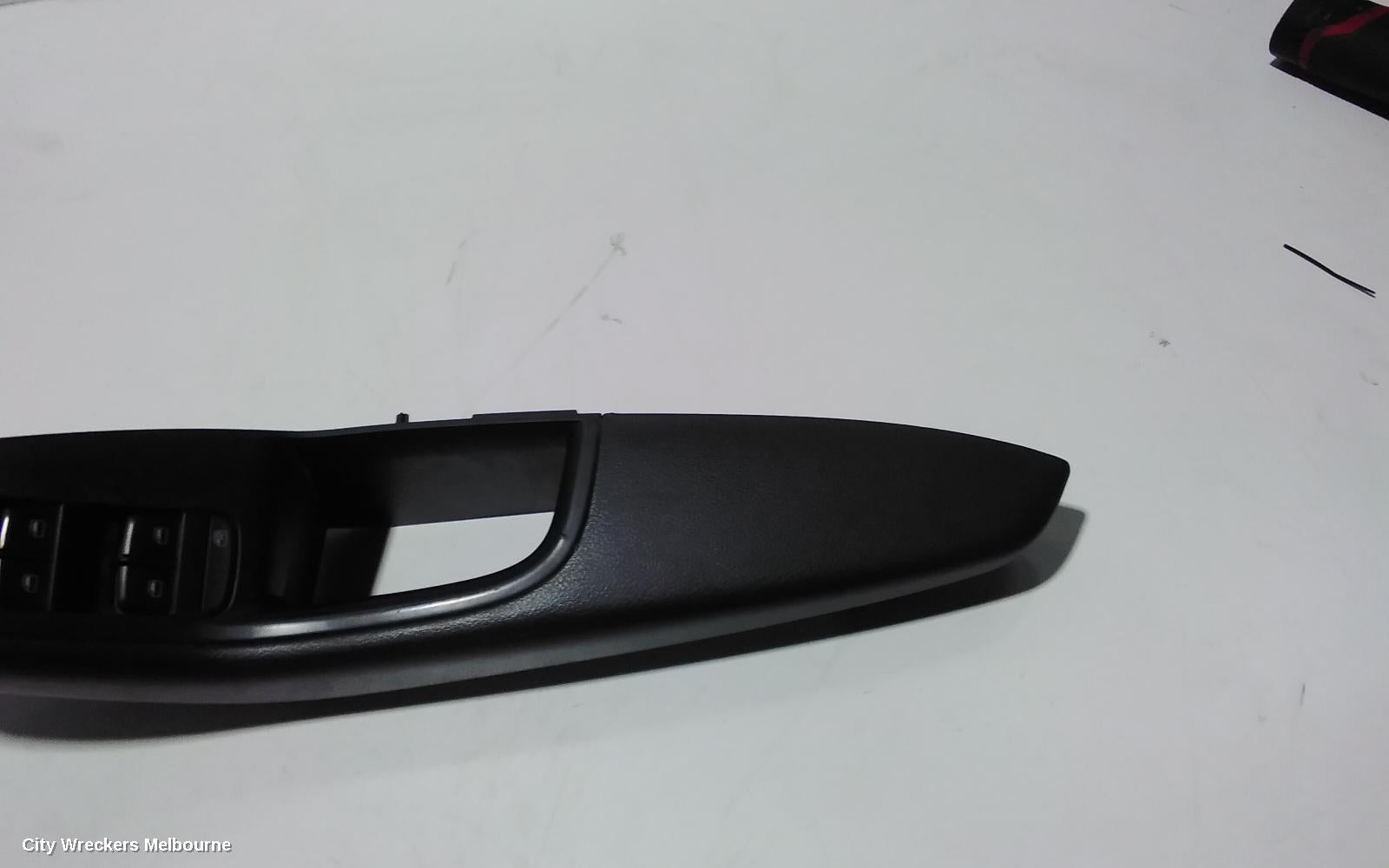 AUDI Q5 PWR DR WIND SWITCH, RH FRONT (MASTER SWITCH), 8R, 03/2009 - 06/2012 - Image 2