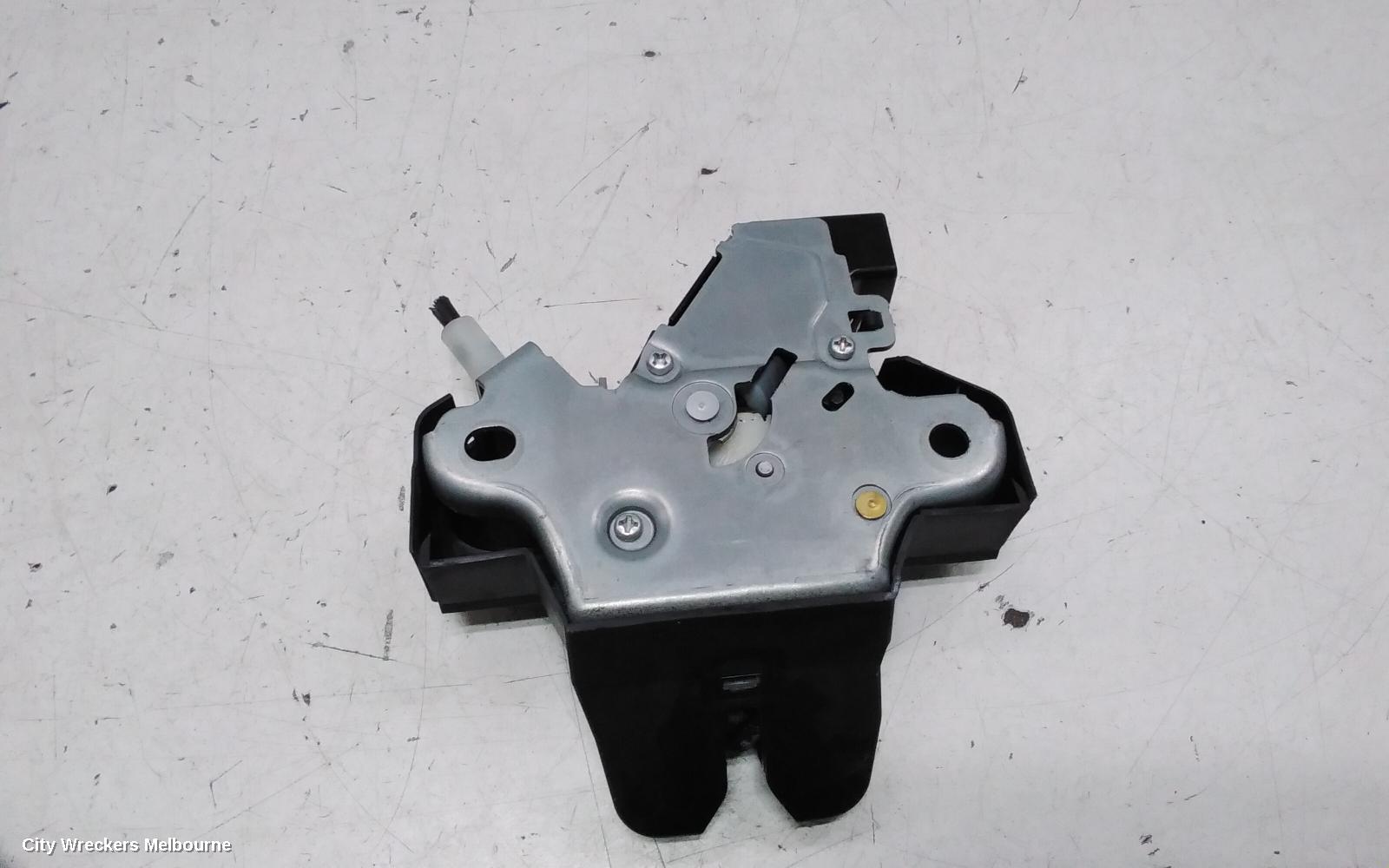 TOYOTA COROLLA DOOR/BOOT/GATE LOCK, BOOTLID LOCK, 1ZRE172R, 02/2013 - 06/2019 - Image 2