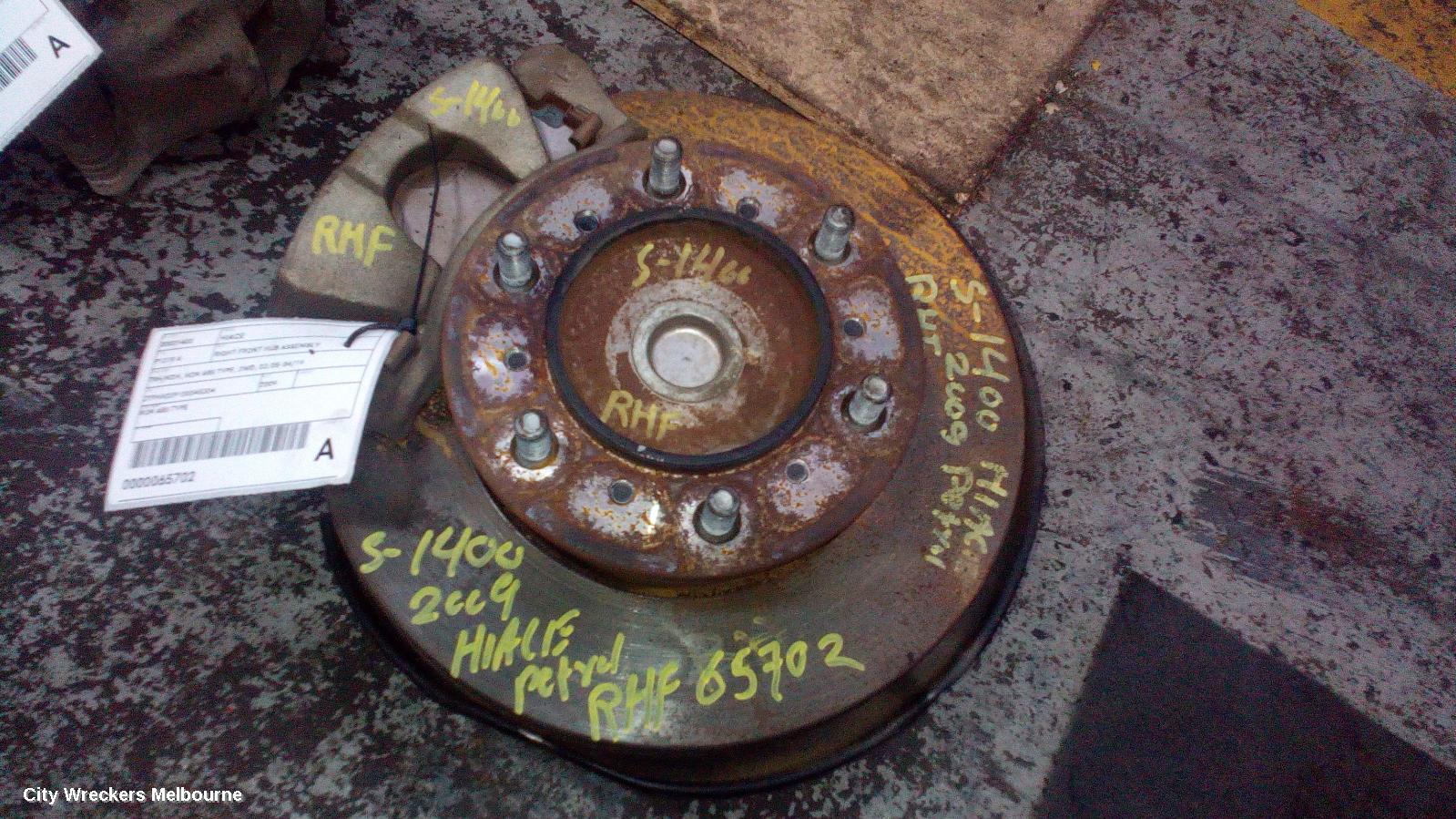 TOYOTA HIACE RIGHT FRONT HUB ASSEMBLY, TRH/KDH, NON ABS TYPE, 2WD, 03/2005 - 04/2019 - Image 1