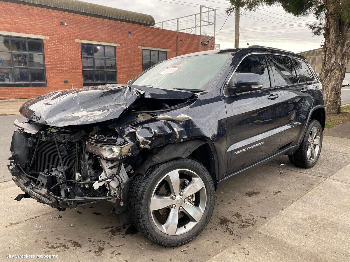 JEEP GRANDCHEROKEE RIGHT FRONT DOOR, WK, NON MOULD TYPE, 10/2010 ONWARDS - Image 3